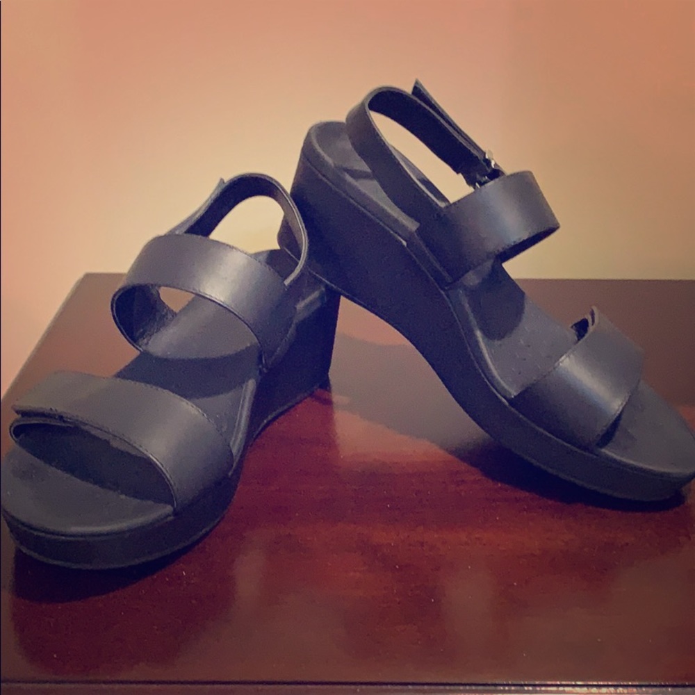 Vionic Black Lovell Leather Sandal women sz 11Wide